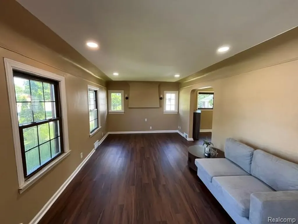 14250 Inkster Road Redford Charter Township MI 48239