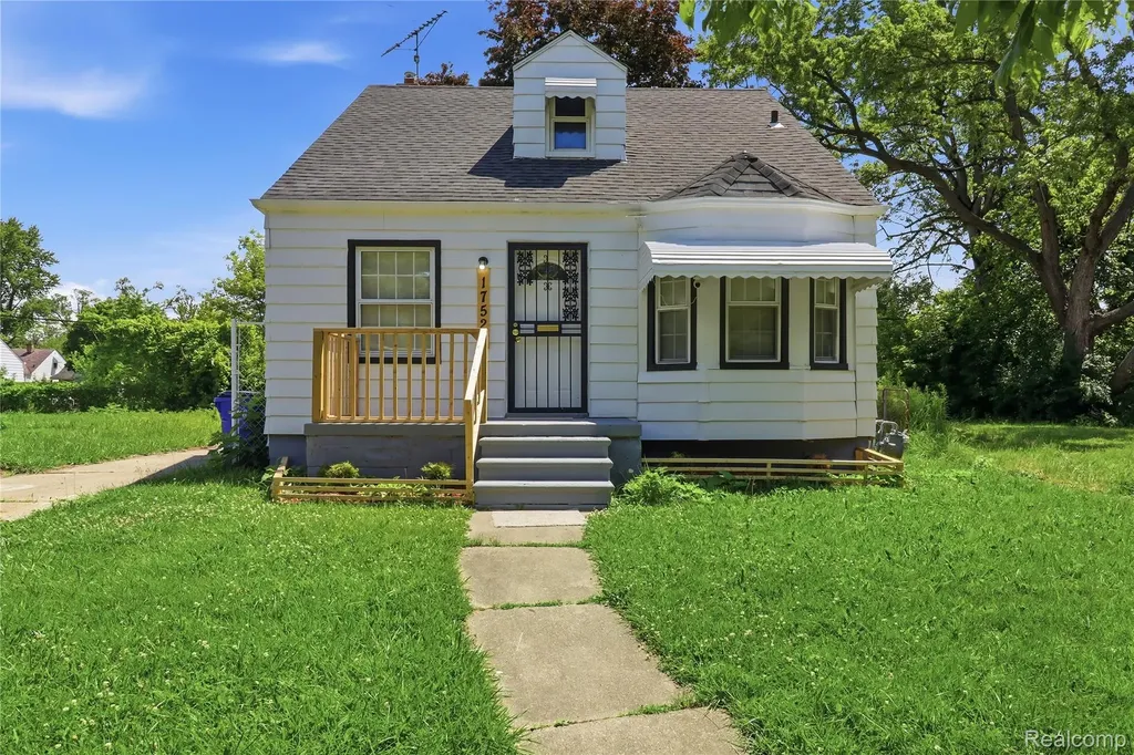 17524 Heyden Street Detroit City MI 48219