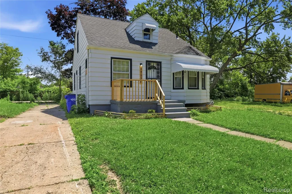 17524 Heyden Street Detroit City MI 48219