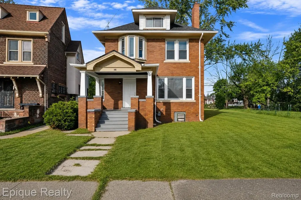 64 Glendale Street Highland Park City MI 48203