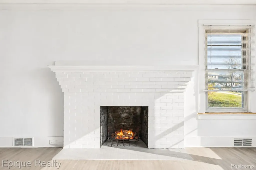 64 Glendale Street Highland Park City MI 48203