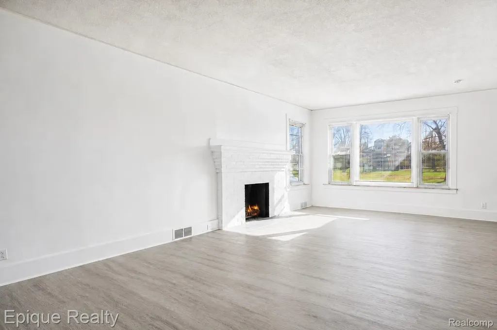 64 Glendale Street Highland Park City MI 48203