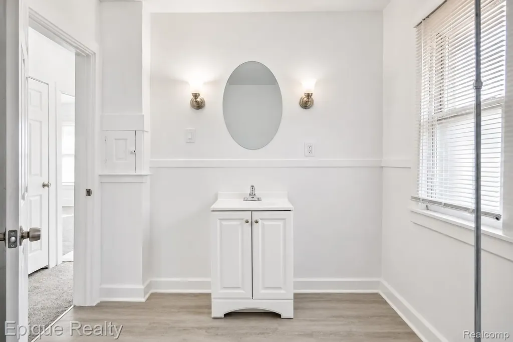 64 Glendale Street Highland Park City MI 48203