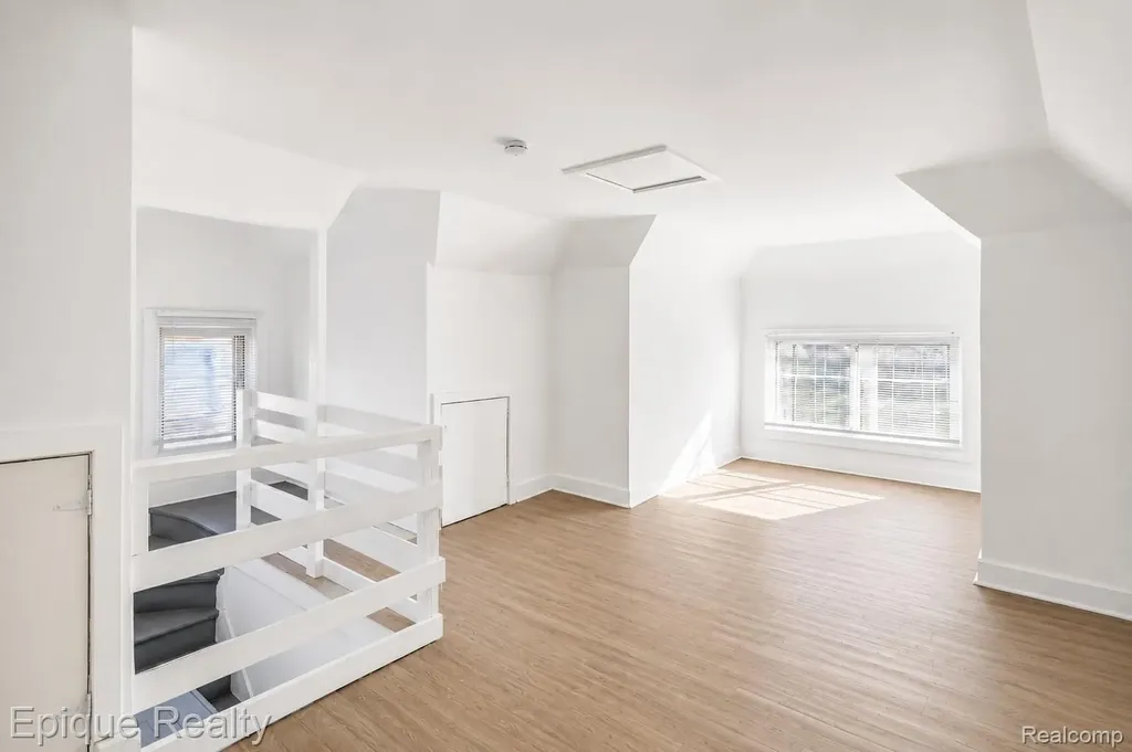 64 Glendale Street Highland Park City MI 48203