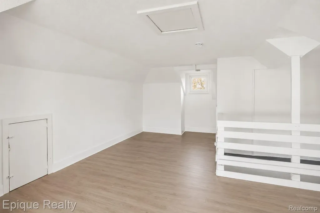 64 Glendale Street Highland Park City MI 48203