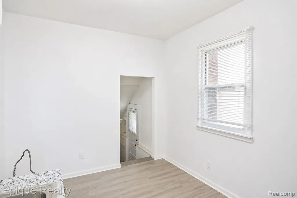 64 Glendale Street Highland Park City MI 48203