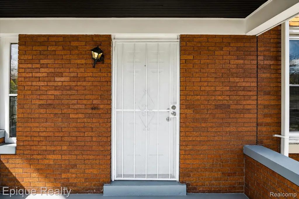 64 Glendale Street Highland Park City MI 48203