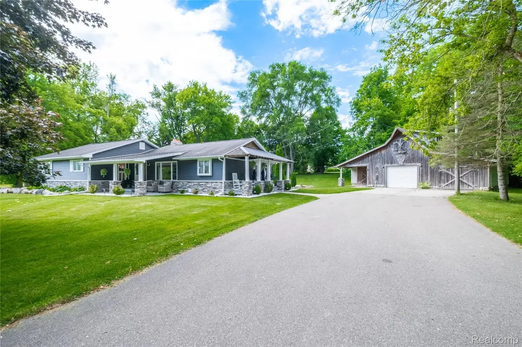 4418 N Gale Road Richfield Township MI 48423