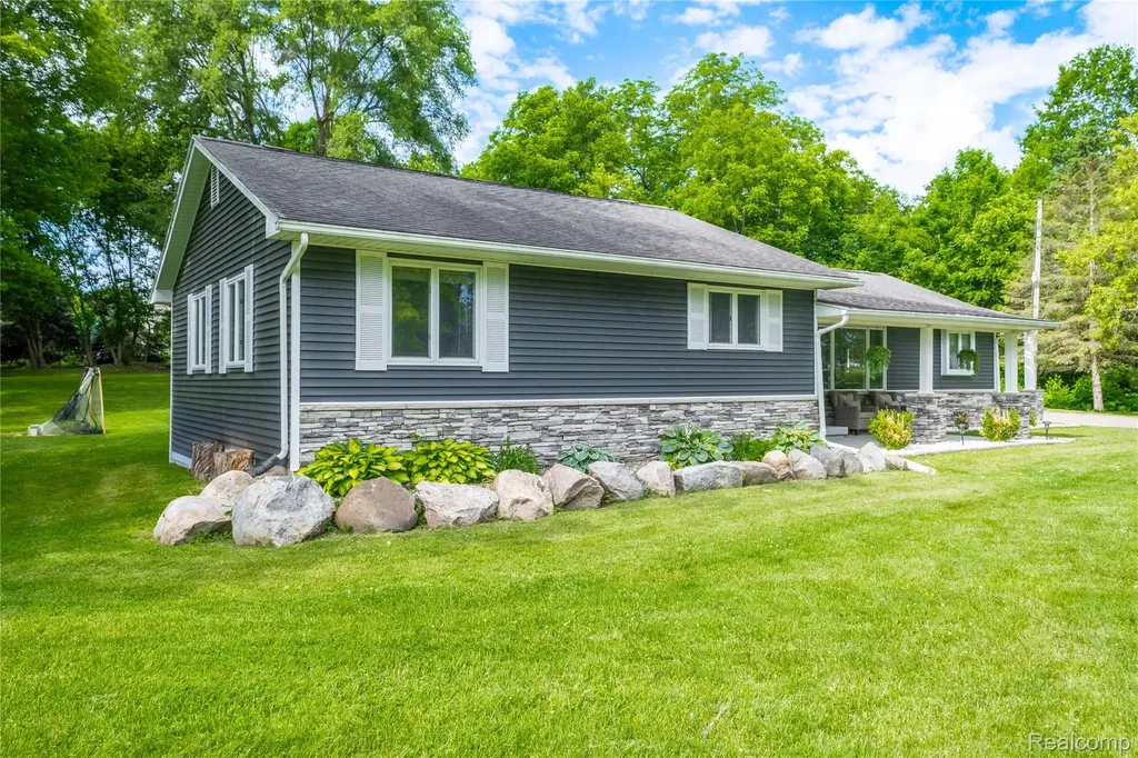 4418 N Gale Road Richfield Township MI 48423