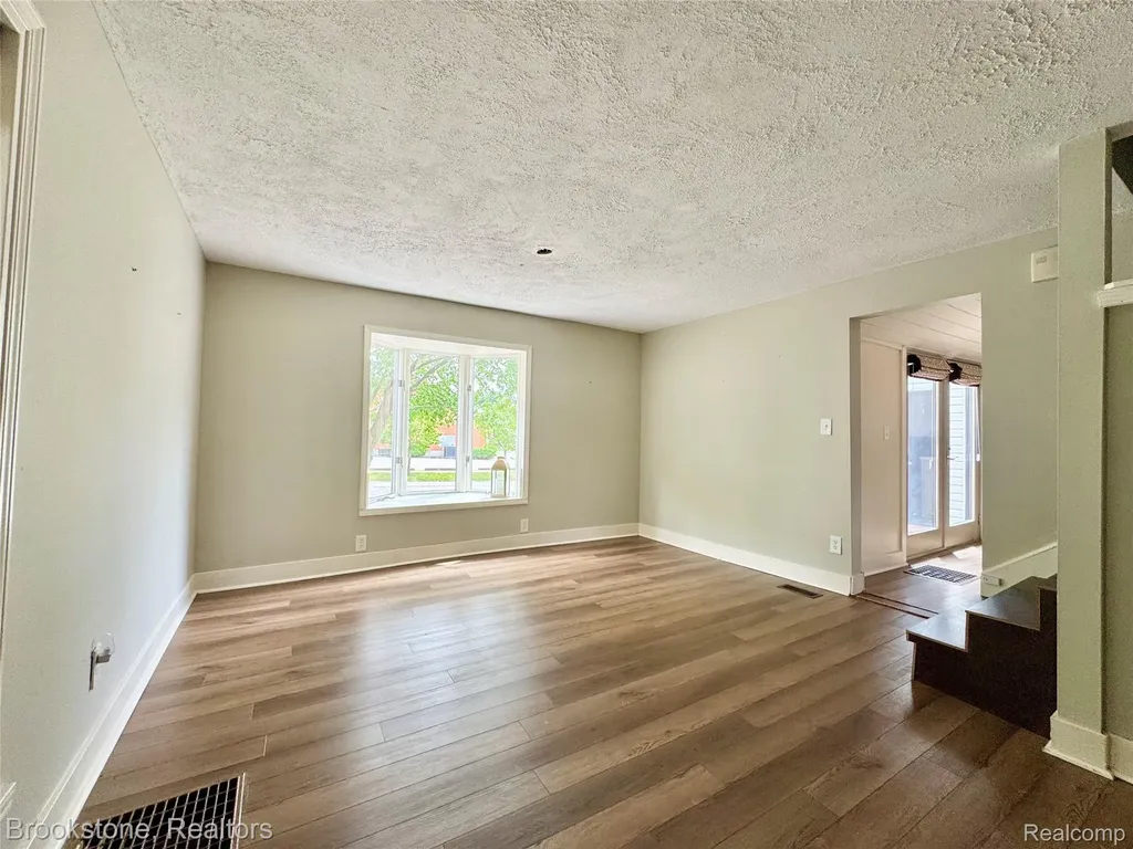 207 N Church Ortonville Village MI 48462