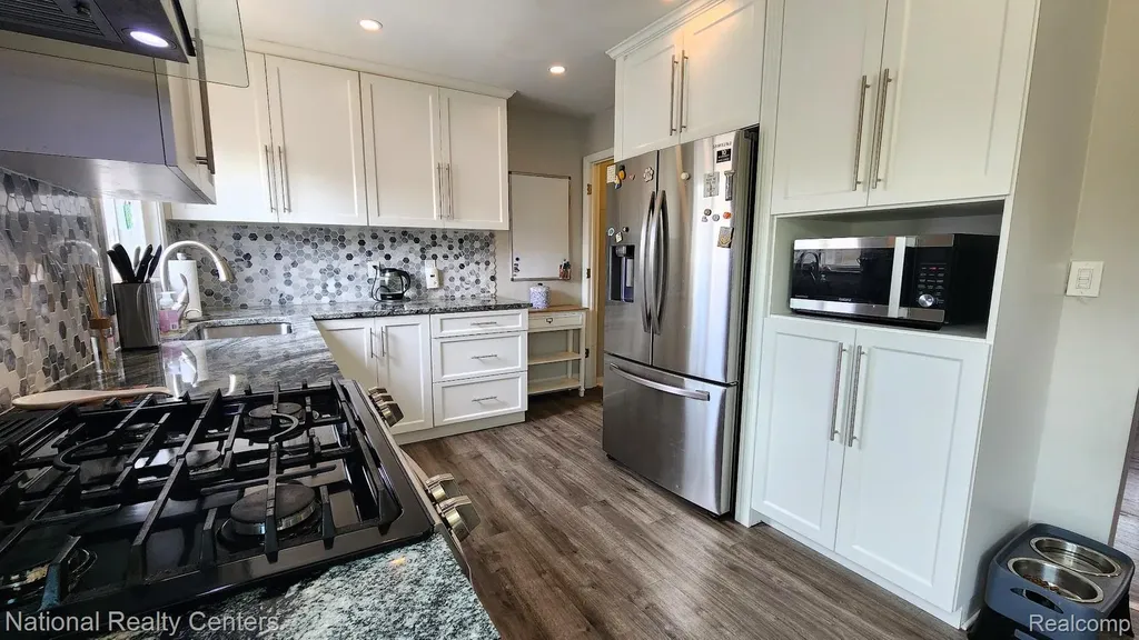 22334 Mary Street Taylor City MI 48180