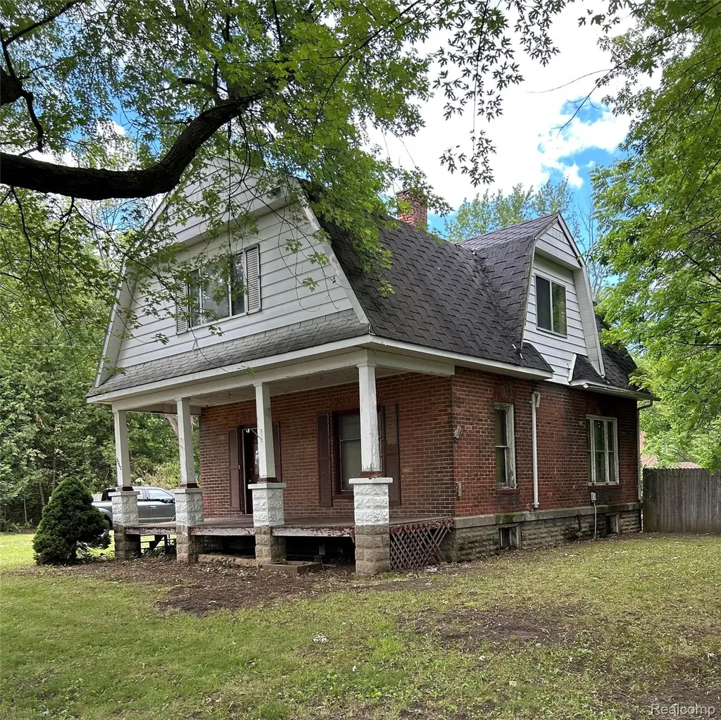 5062 Mcluney Street Fairgrove Village MI 48733