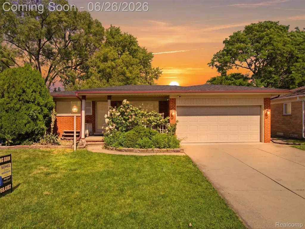 26826 Palomino Avenue Warren City MI 48089