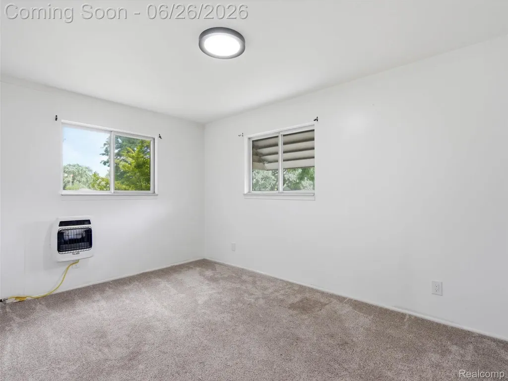 26826 Palomino Avenue Warren City MI 48089