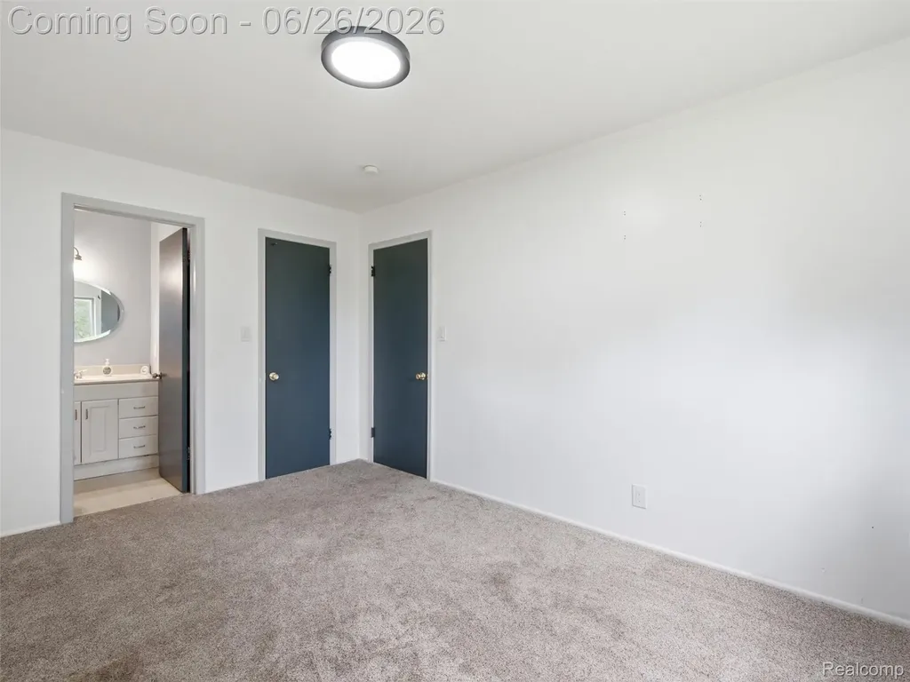26826 Palomino Avenue Warren City MI 48089