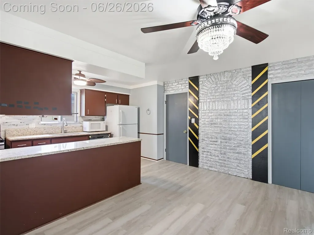 26826 Palomino Avenue Warren City MI 48089