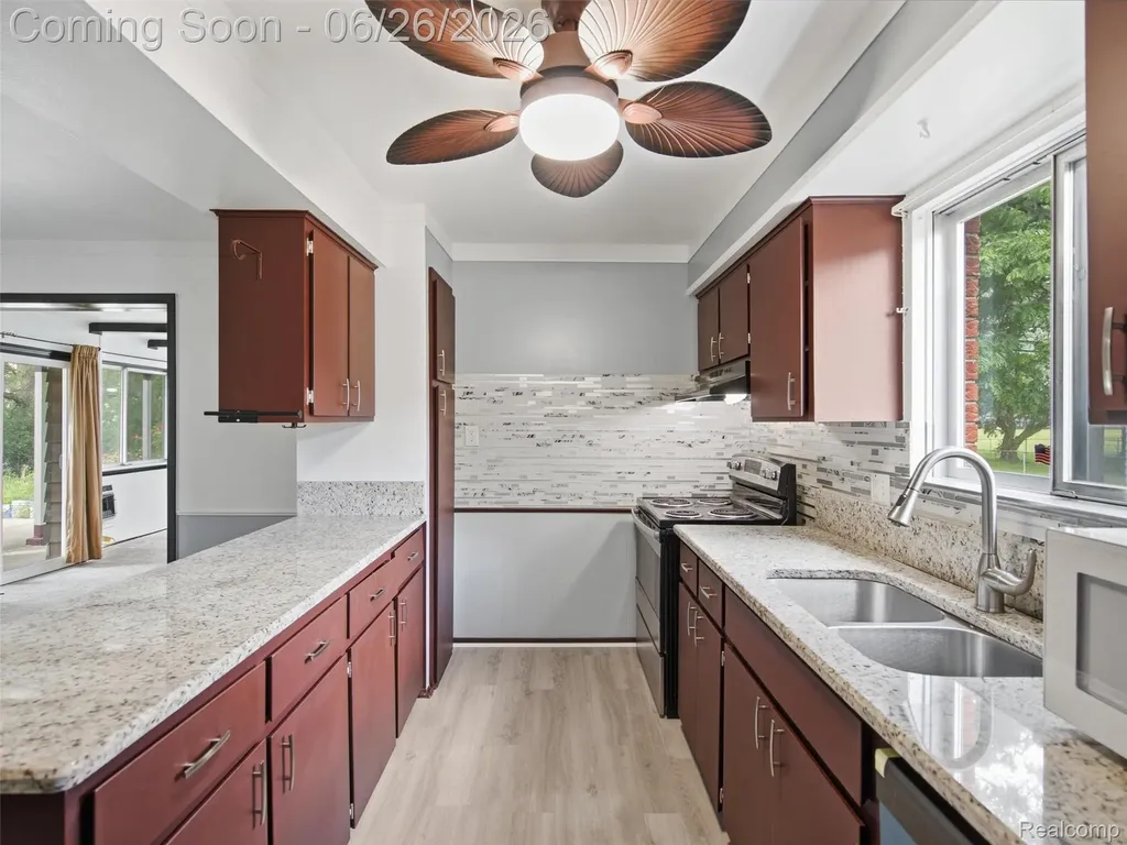26826 Palomino Avenue Warren City MI 48089