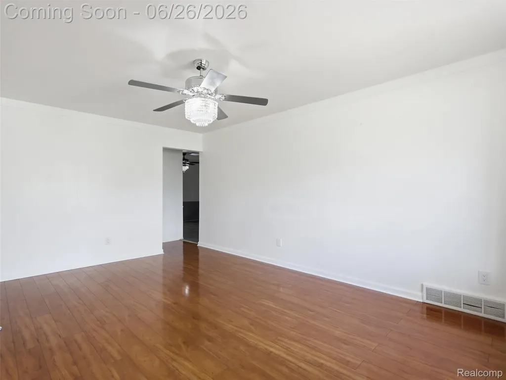 26826 Palomino Avenue Warren City MI 48089