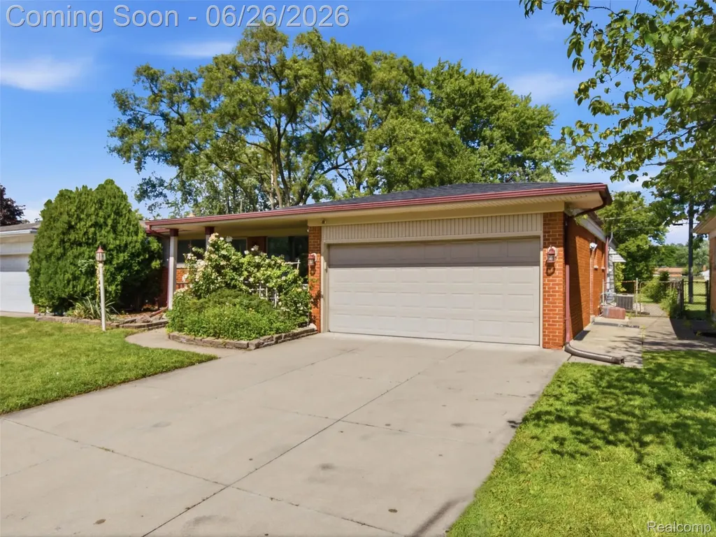 26826 Palomino Avenue Warren City MI 48089