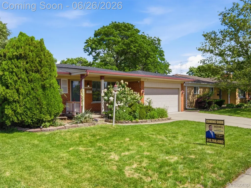 26826 Palomino Avenue Warren City MI 48089