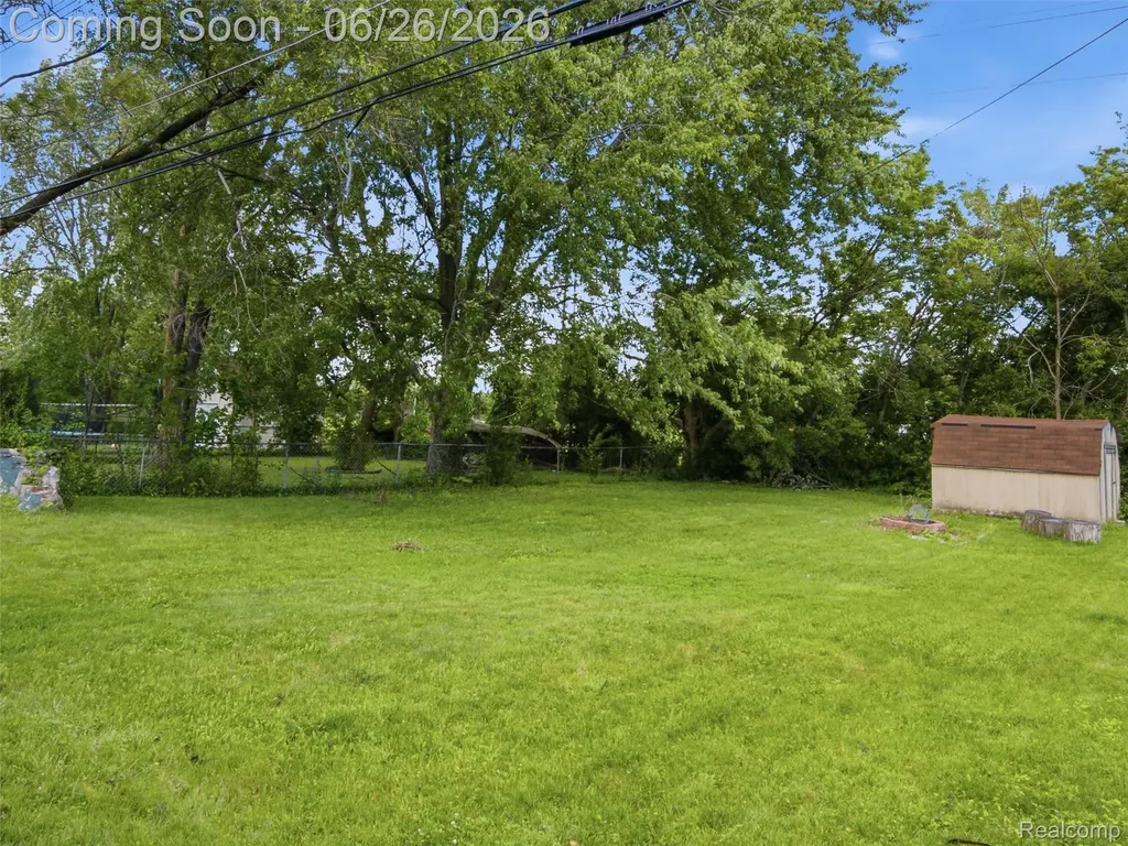 26826 Palomino Avenue Warren City MI 48089