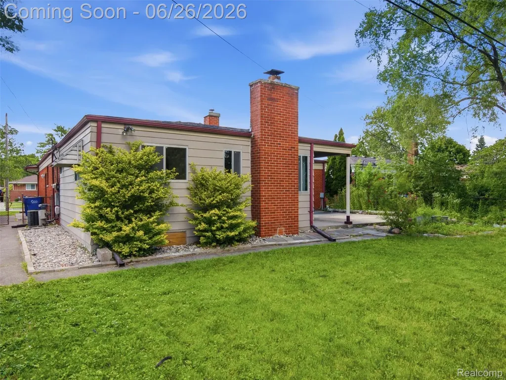 26826 Palomino Avenue Warren City MI 48089
