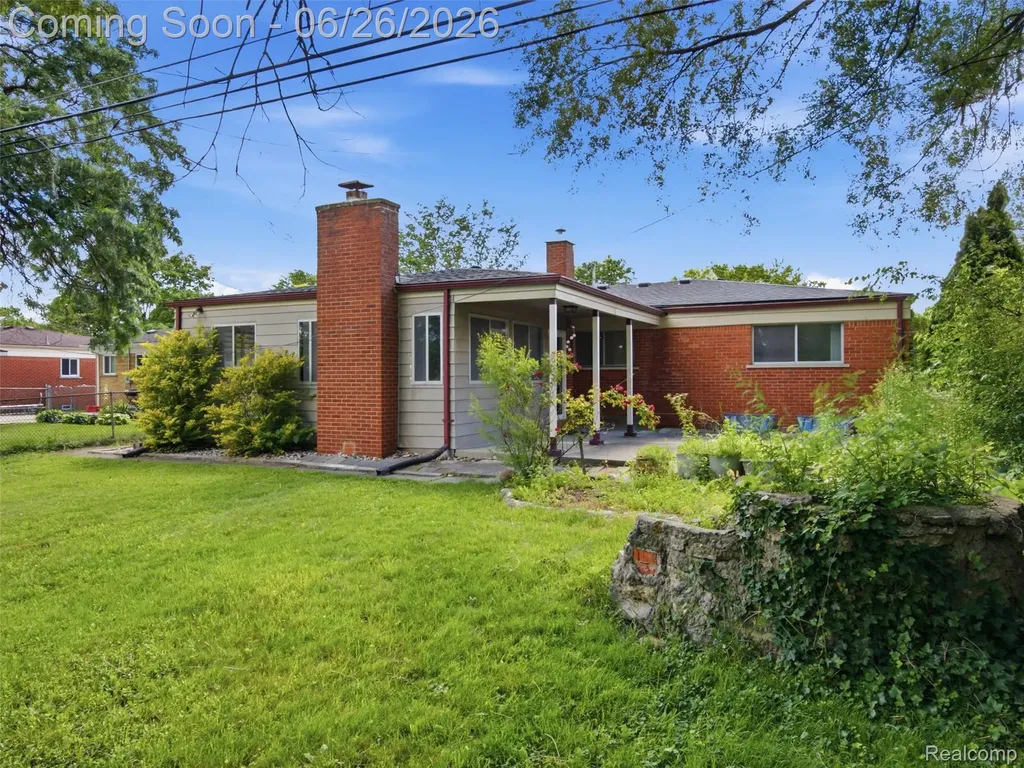 26826 Palomino Avenue Warren City MI 48089