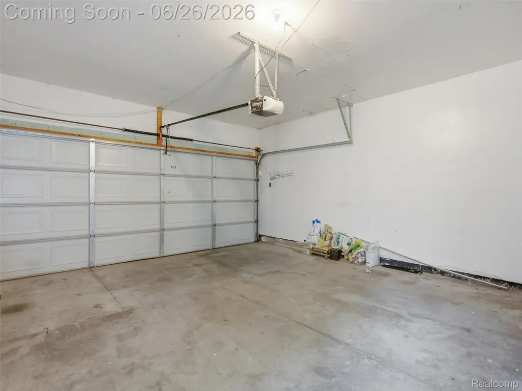 26826 Palomino Avenue Warren City MI 48089