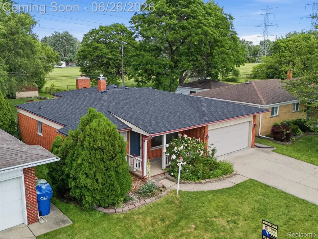 26826 Palomino Avenue Warren City MI 48089