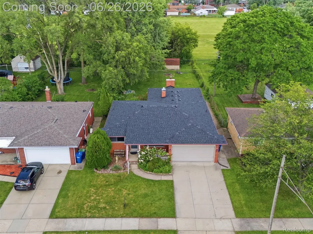 26826 Palomino Avenue Warren City MI 48089