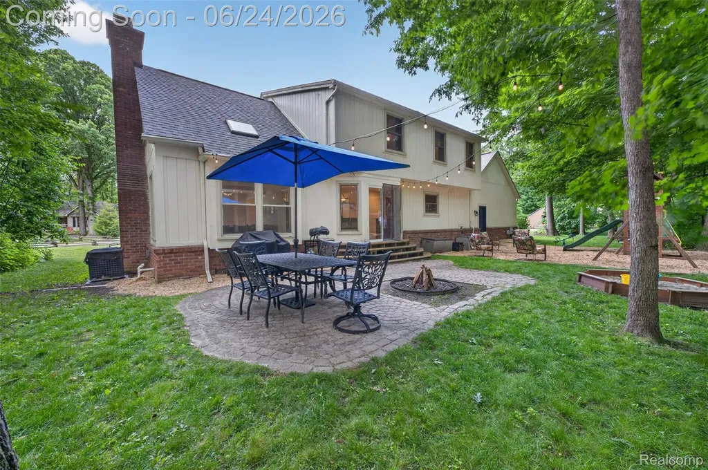 7556 Olde Sturbridge Trail Independence Charter Township MI 48348