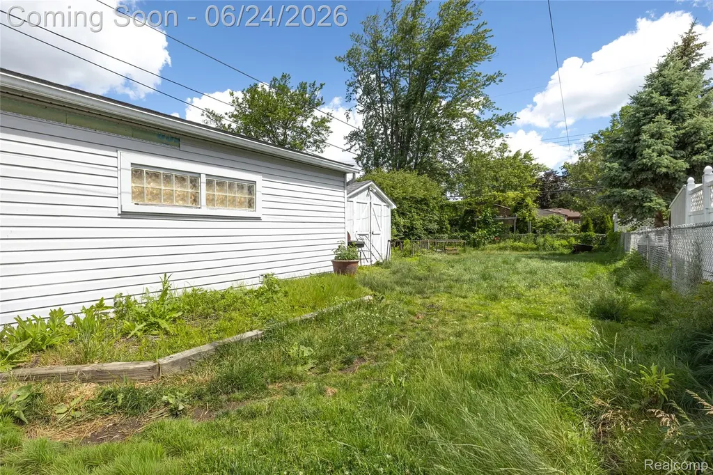 23421 Allor Street St. Clair Shores City MI 48082
