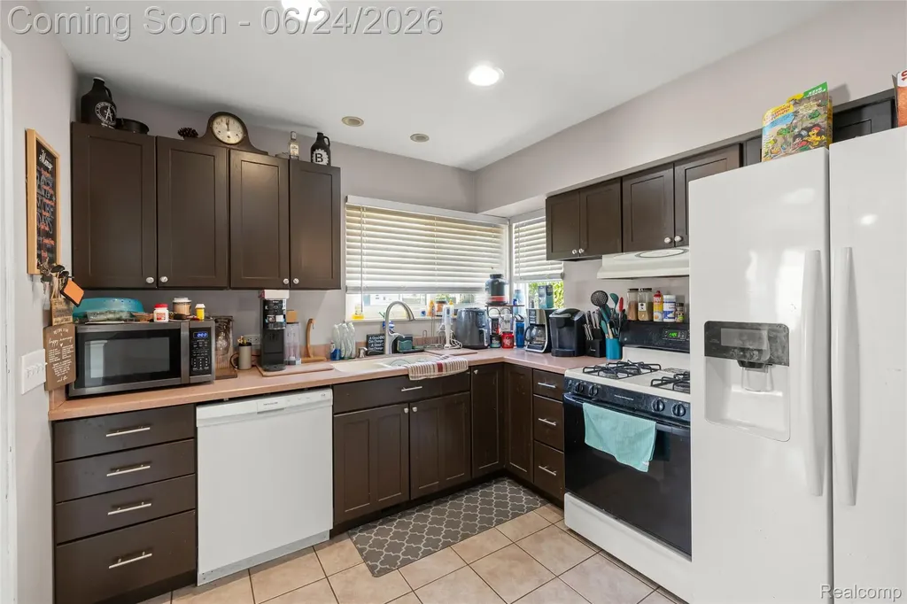 23421 Allor Street St. Clair Shores City MI 48082