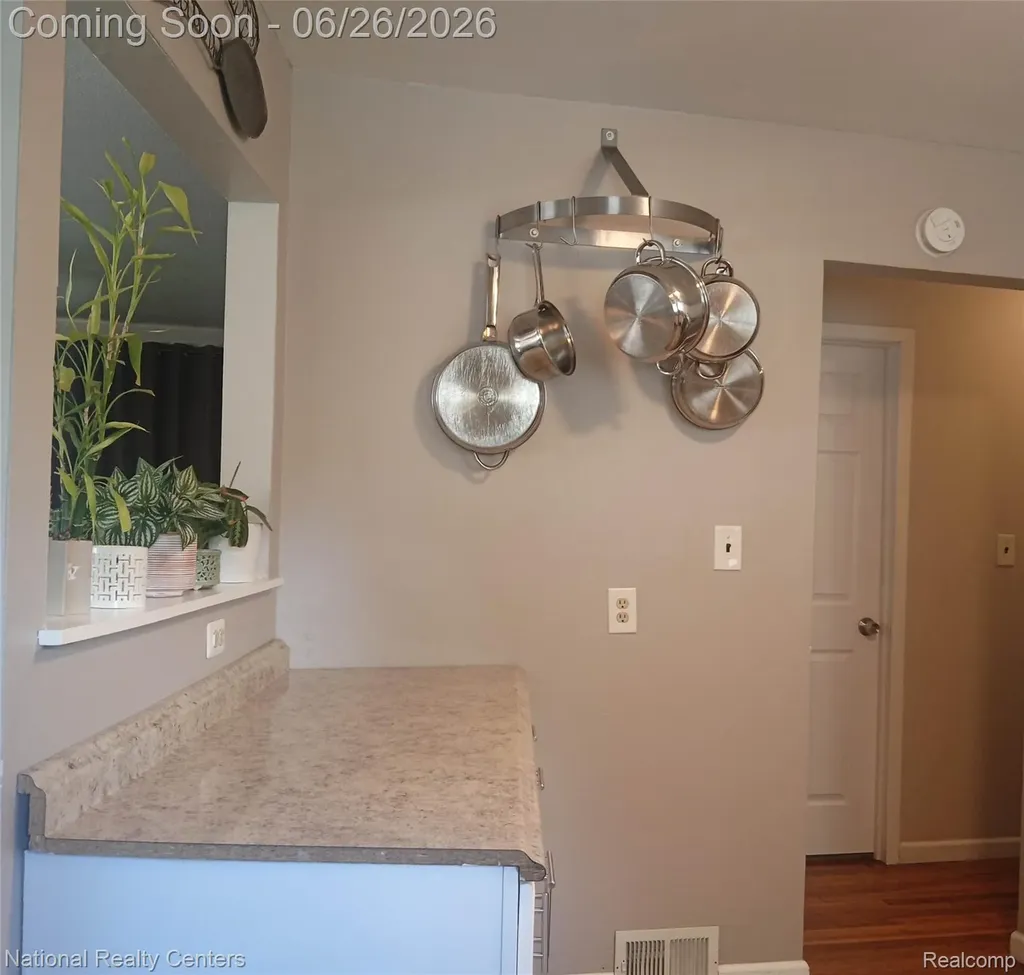 1624 Knowles Street Ypsilanti Charter Township MI 48198