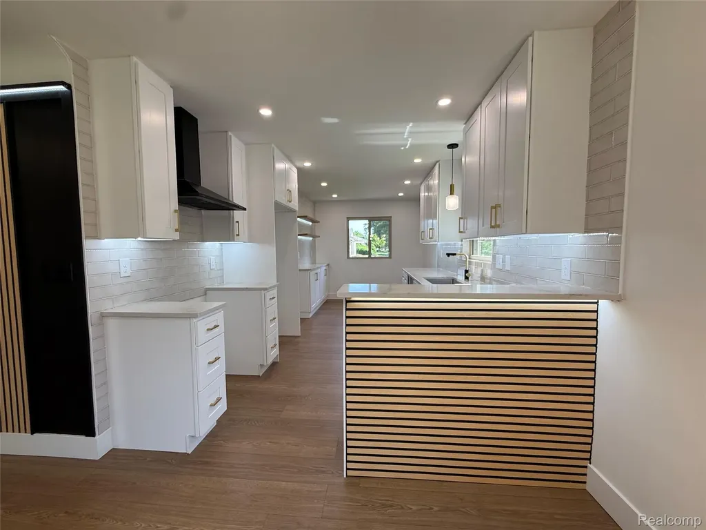 13941 Pearson Street Oak Park City MI 48237