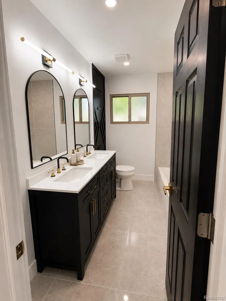 13941 Pearson Street Oak Park City MI 48237