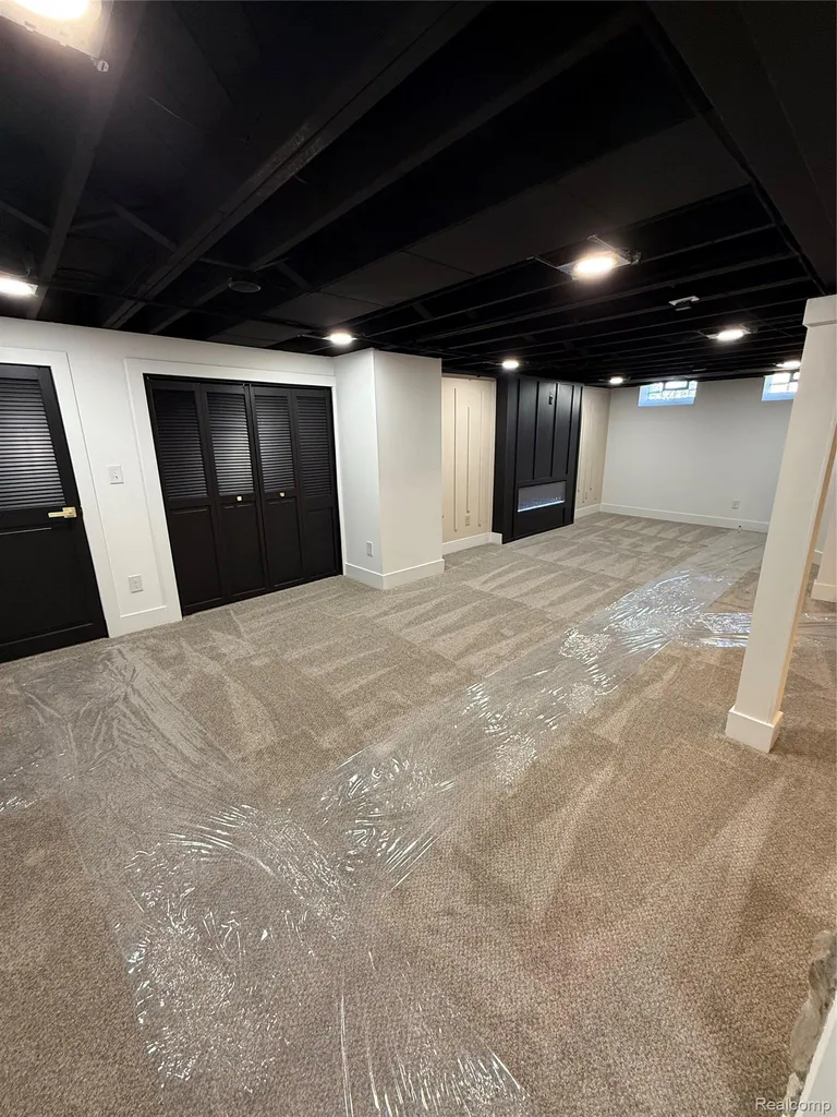 13941 Pearson Street Oak Park City MI 48237