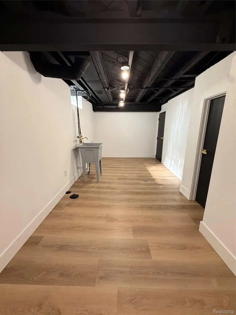 13941 Pearson Street Oak Park City MI 48237
