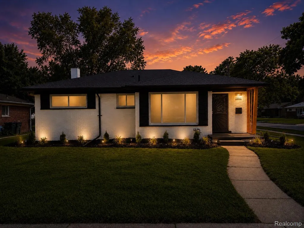 13941 Pearson Street Oak Park City MI 48237