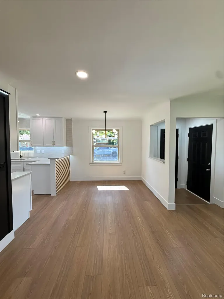 13941 Pearson Street Oak Park City MI 48237
