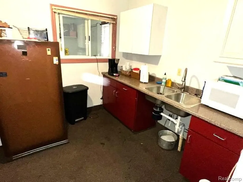 358 W Huron Street Pontiac City MI 48341