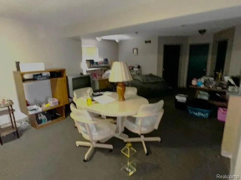 358 W Huron Street Pontiac City MI 48341
