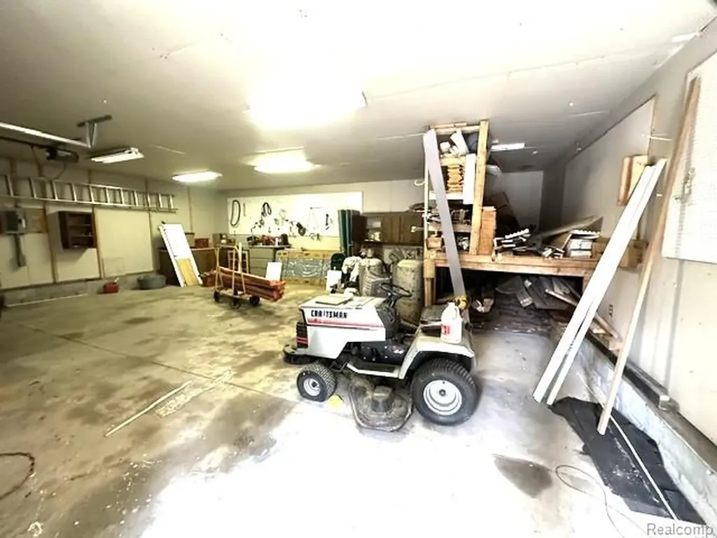358 W Huron Street Pontiac City MI 48341