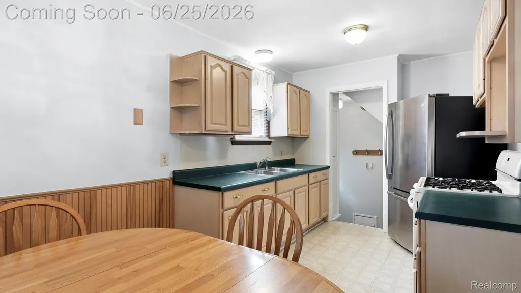 13451 Ward Street Southgate City MI 48195