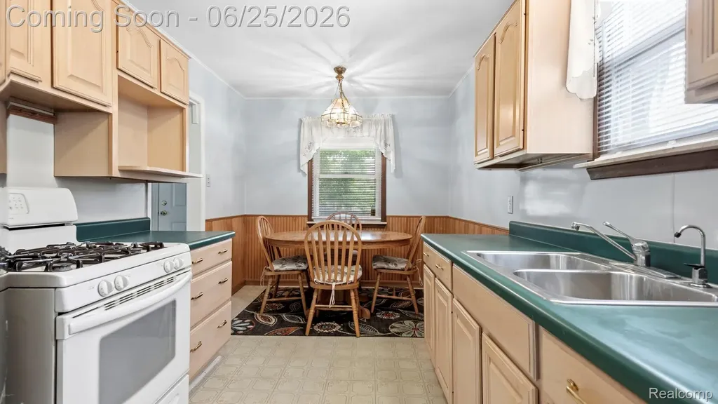 13451 Ward Street Southgate City MI 48195