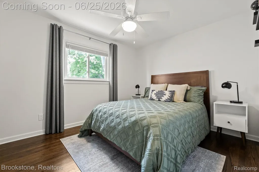 256 Leroy Avenue Clawson City MI 48017