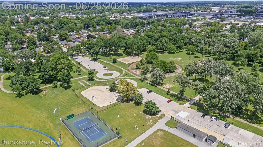 256 Leroy Avenue Clawson City MI 48017