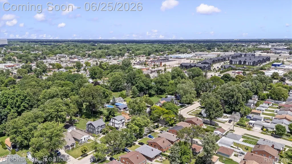 256 Leroy Avenue Clawson City MI 48017