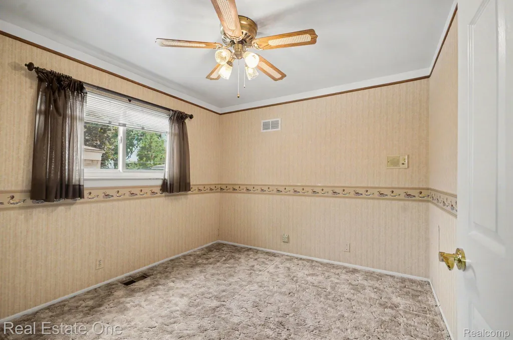 15064 Masonic Boulevard Warren City MI 48088