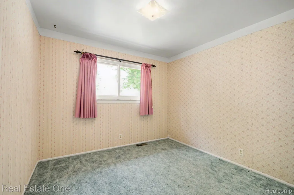 15064 Masonic Boulevard Warren City MI 48088
